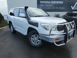 2011 TOYOTA LANDCRUISER GXL (4x4) 4D WAGON (Glacier White) Pre-Owned Car Thumbnail